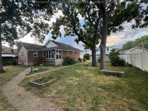 123 4th Avenue, South Charleston, WV 25303