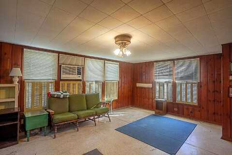 14Th, PORT NECHES, TX 77651