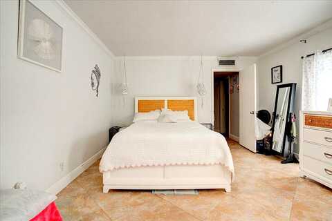 Lake Arbor, PALM SPRINGS, FL 33461