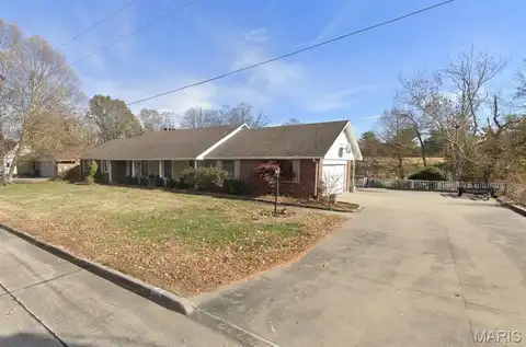 1402 Greenway Drive, Jackson, MO 63755