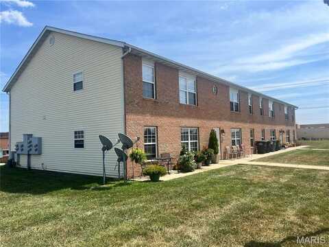 6702 Willow Place, Godfrey, IL 62035