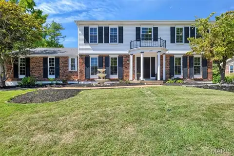 339 Oakleigh Woods Drive, Ballwin, MO 63011