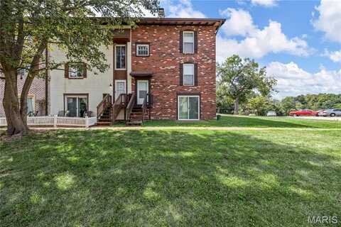 330 Carmel Woods Drive, Ellisville, MO 63021