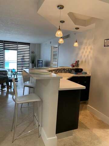 6917 Collins Ave, Miami Beach, FL 33141