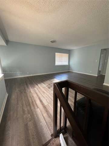 167 Wimbledon Lake Dr, Plantation, FL 33324
