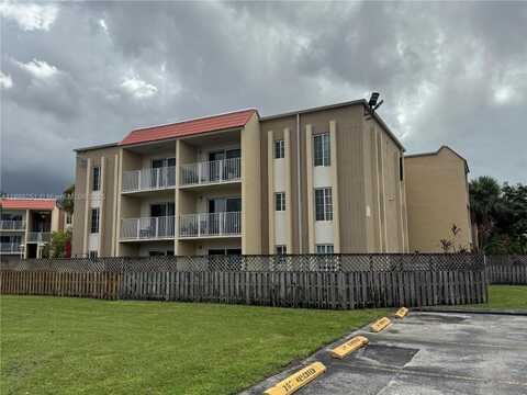 5201 Geneva Way, Doral, FL 33166