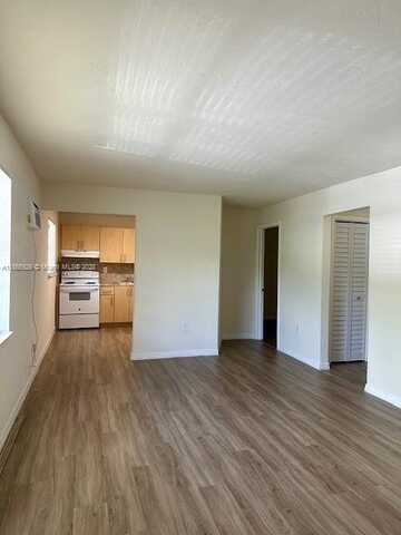 15 NW 70th St, Miami, FL 33150