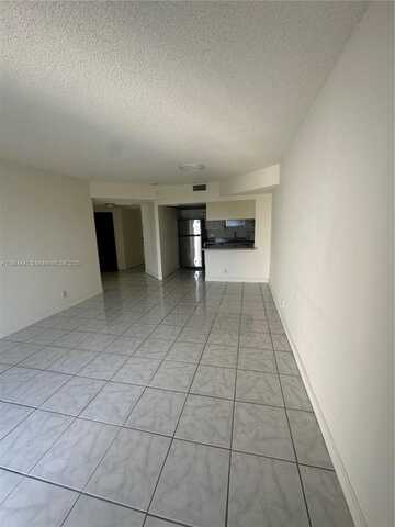 8290 Lake Dr, Doral, FL 33166