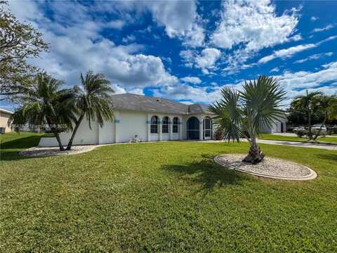 1403 SE 8th Pl, Cape Coral, FL 33990