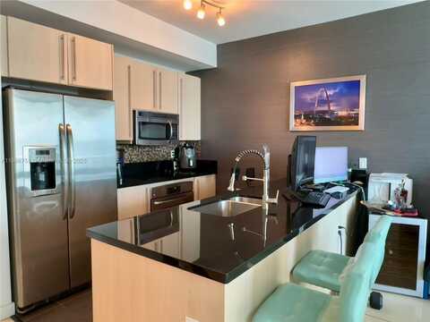 79 SW 12th St, Miami, FL 33130