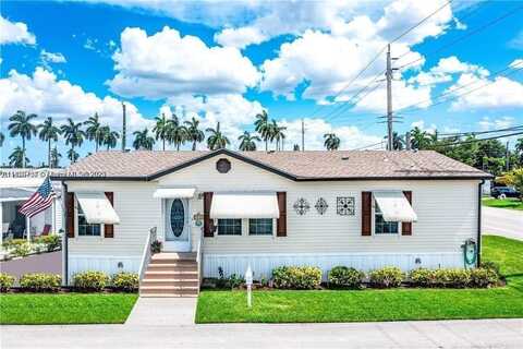 8580 SW 17th St, Davie, FL 33324