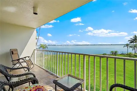Isla Key Boulevard S, Saint Petersburg, FL 33715