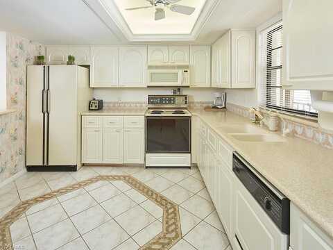 10Th Avenue S, Naples, FL 34102