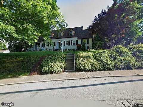 Center Ave, New Kensington, PA 15068