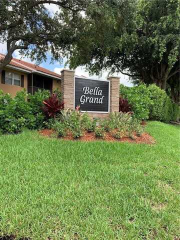 10330 NW 8th St, Pembroke Pines, FL 33026