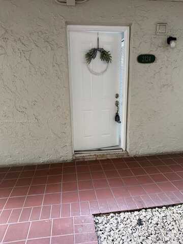 10000 NW 80th Ct, Hialeah Gardens, FL 33016