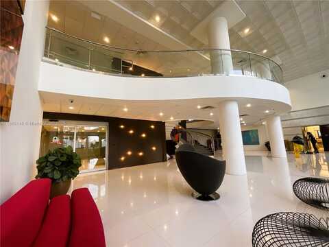5701 Collins Ave, Miami Beach, FL 33140