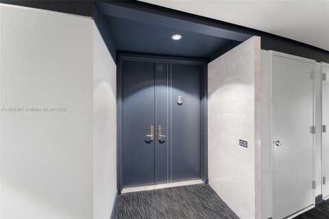 901 Brickell Key Blvd, Miami, FL 33131