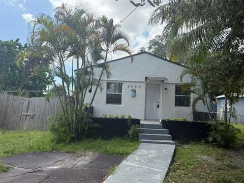 2424 NW 44th St, Miami, FL 33142