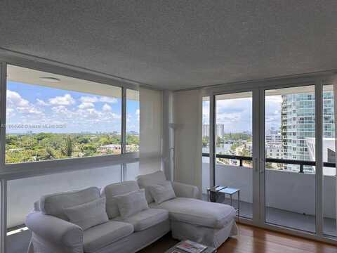 3200 Collins Ave, Miami Beach, FL 33140