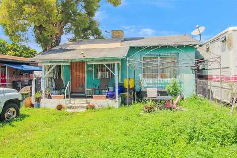 3267 NW 35th St, Miami, FL 33142