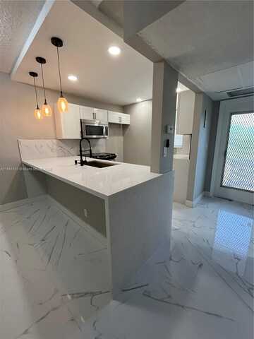 5102 NW 36th St, Lauderdale Lakes, FL 33319