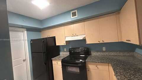 2427 Centergate Dr, Miramar, FL 33025