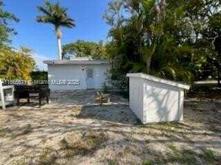 18201 SW 204th St, Miami, FL 33187