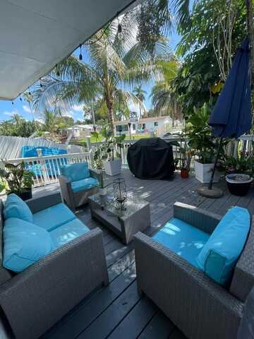 5880 SW 15th St, Plantation, FL 33317