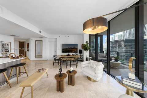 88 SW 7th, Miami, FL 33130