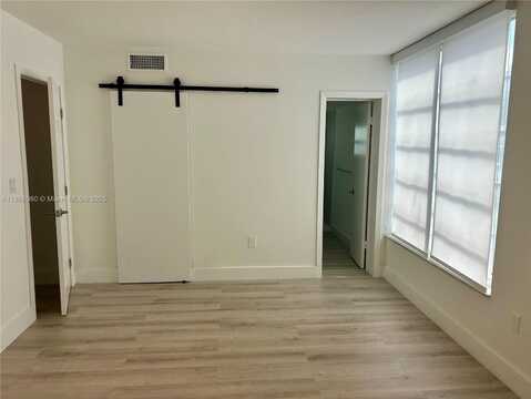 1075 93rd St, Bay Harbor Islands, FL 33154
