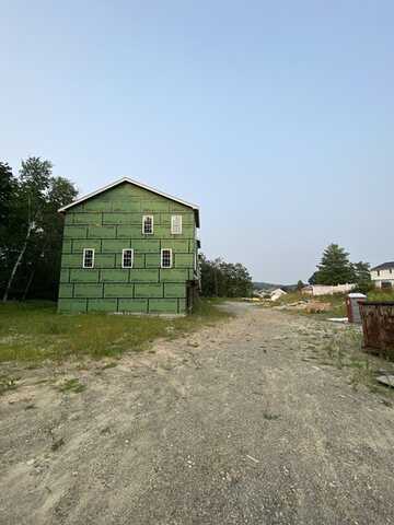 47r Yarnie, Worcester, MA 01602