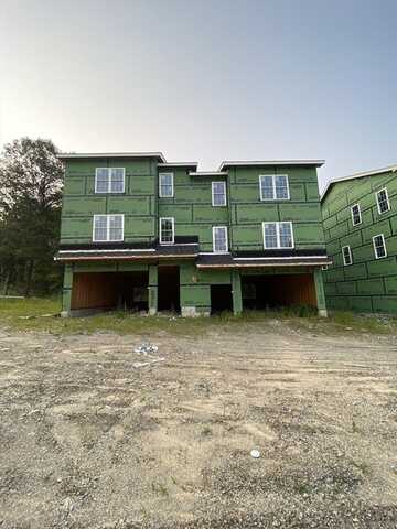 47r Yarnie, Worcester, MA 01602