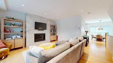 21 Crowninshield Rd, Brookline, MA 02446