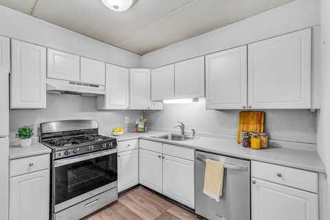 1550 Worcester Road, Framingham, MA 01702
