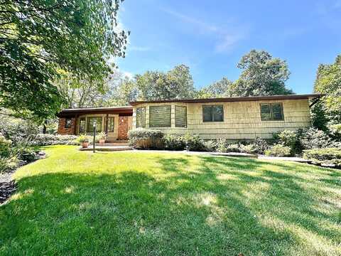 3 Chiswell Drive, Melville, NY 11747