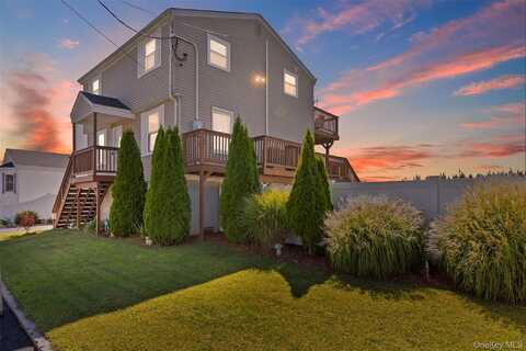 853 S Bay Street, Lindenhurst, NY 11757
