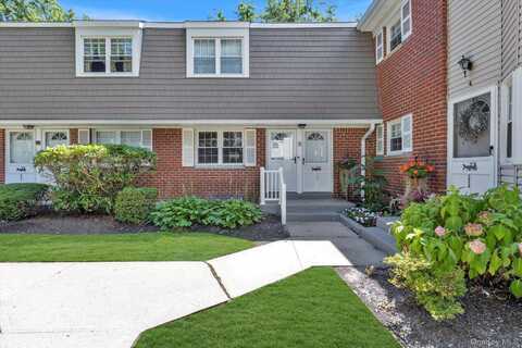 2426 Wilshire Lane, Oakdale, NY 11769