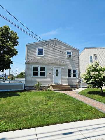 153 Barwick Boulevard, Mineola, NY 11501