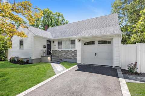 3773 W Arthur Avenue W, Seaford, NY 11783