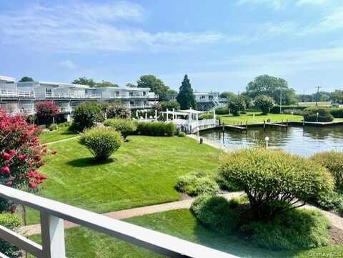 35 Library Avenue, Westhampton Beach, NY 11978