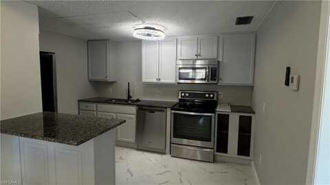 5222 TREETOPS DR, NAPLES, FL 34113