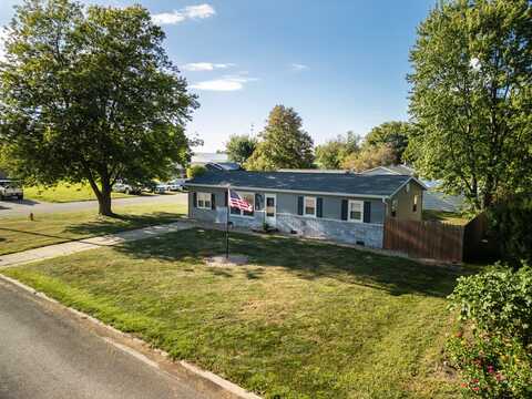 402 Park Circle, Saint Joseph, IL 61873