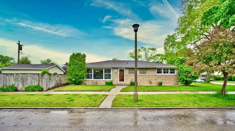 7625 N Karlov Avenue, Skokie, IL 60076