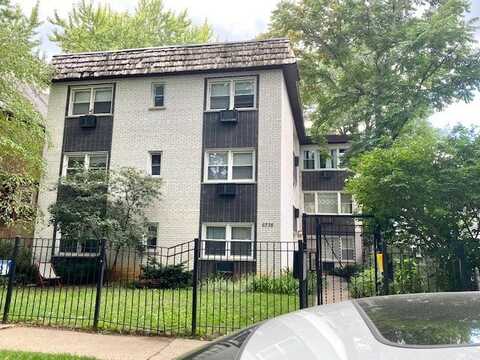 6738 N Bosworth Avenue, Chicago, IL 60626