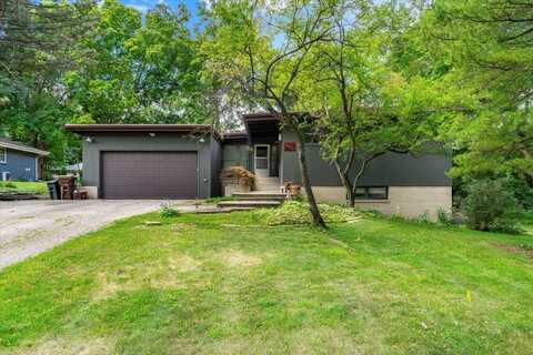 2020 Valley Road, Rockford, IL 61107