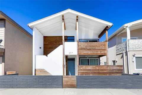 207 Cypress Street, Newport Beach, CA 92661