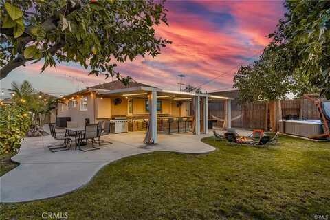 518 S Forest Avenue, Santa Ana, CA 92703