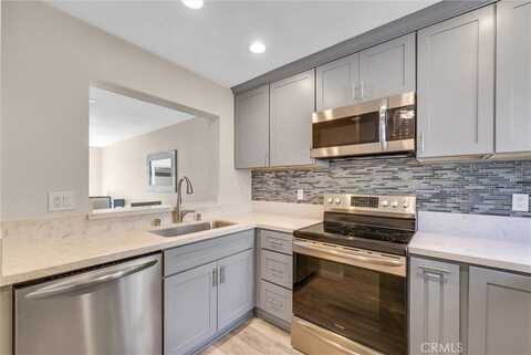 5825 E Creekside Avenue, Orange, CA 92869