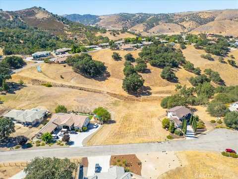 9850 Bluegill Drive, Paso Robles, CA 93446